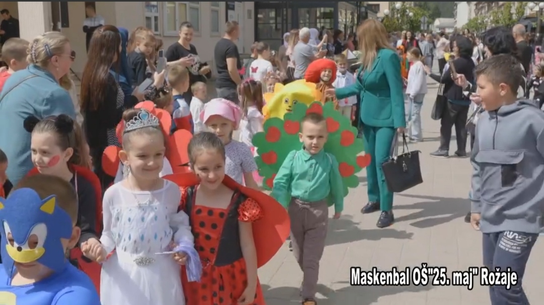Prvaci OŠ „25. maj“ organizovali tradicionalni maskenbal