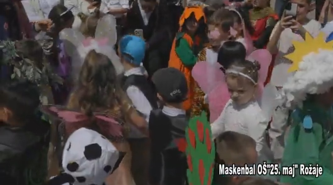 Prvaci OŠ „25. maj“ organizovali tradicionalni maskenbal