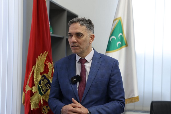 Avdić: “Iskoristimo bajramske dane da ojačamo ljudske i duhovne vrijednosti”