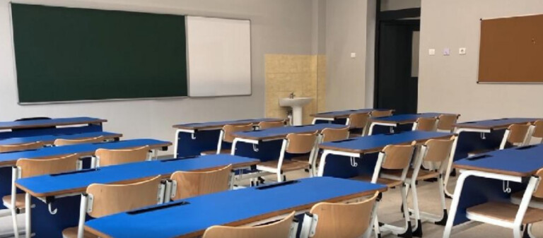 Nastavnicima manje plate 20 do 30 odsto, ukidaju im dodatke