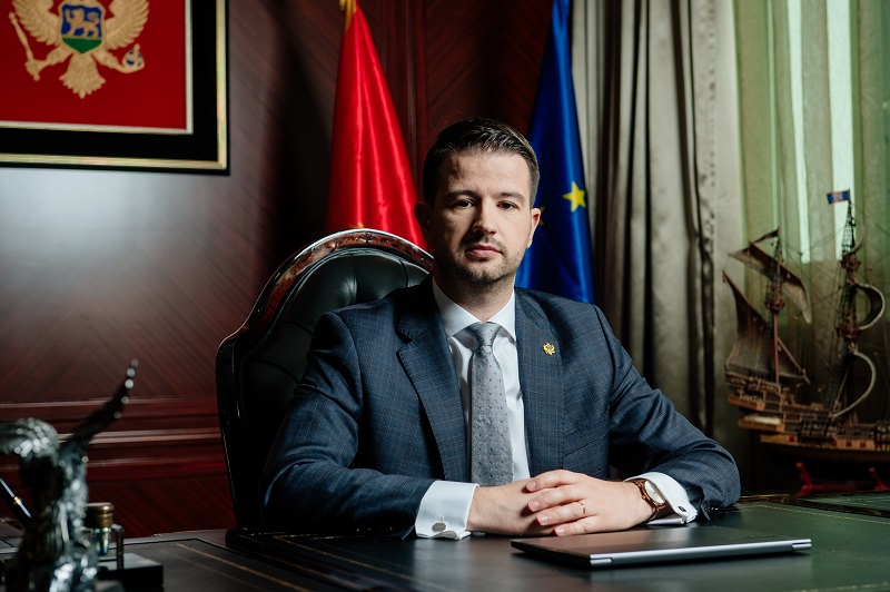 Milatović raspisao izbore u Kotoru i Gusinju