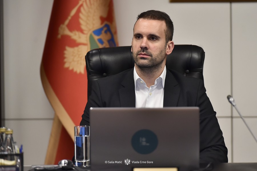 Spajić odgovara na pitanja poslanika