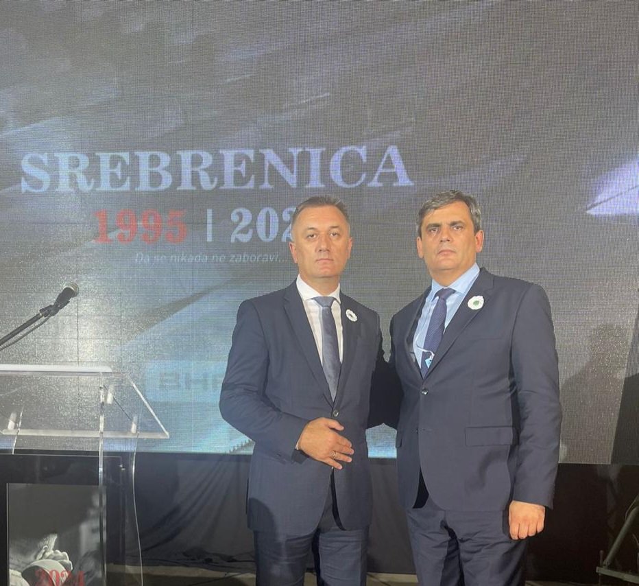 Delegacija Bošnjačke stranke, na čelu sa predsjednikom Ibrahimovićem, prisustvovala komemoraciji u Potočarima povodom 29.godišnjice genocida u Srebrenici