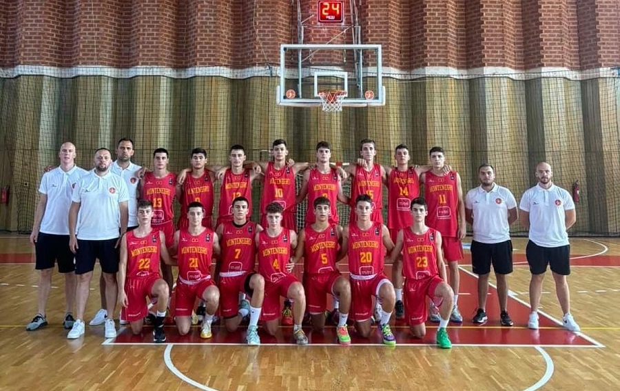 Muška kadetska košarkaška reprezentacija Crne Gore imala je sjajnu “generalku”, igrači selektora Kalića bolji od Srbije