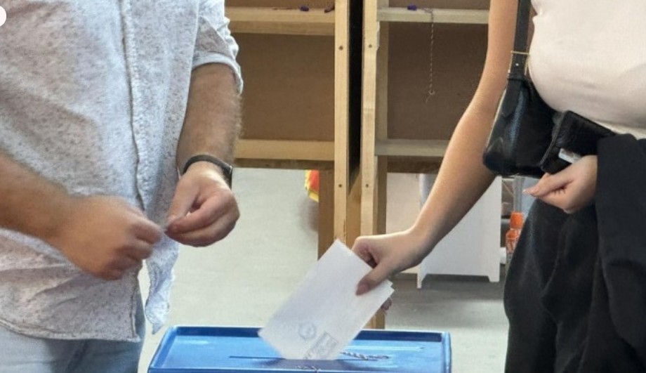 DPS 19 mandata, PES-Demokrate 14, Za budućnost Podgorice 13, Za bolju Podgoricu 6…