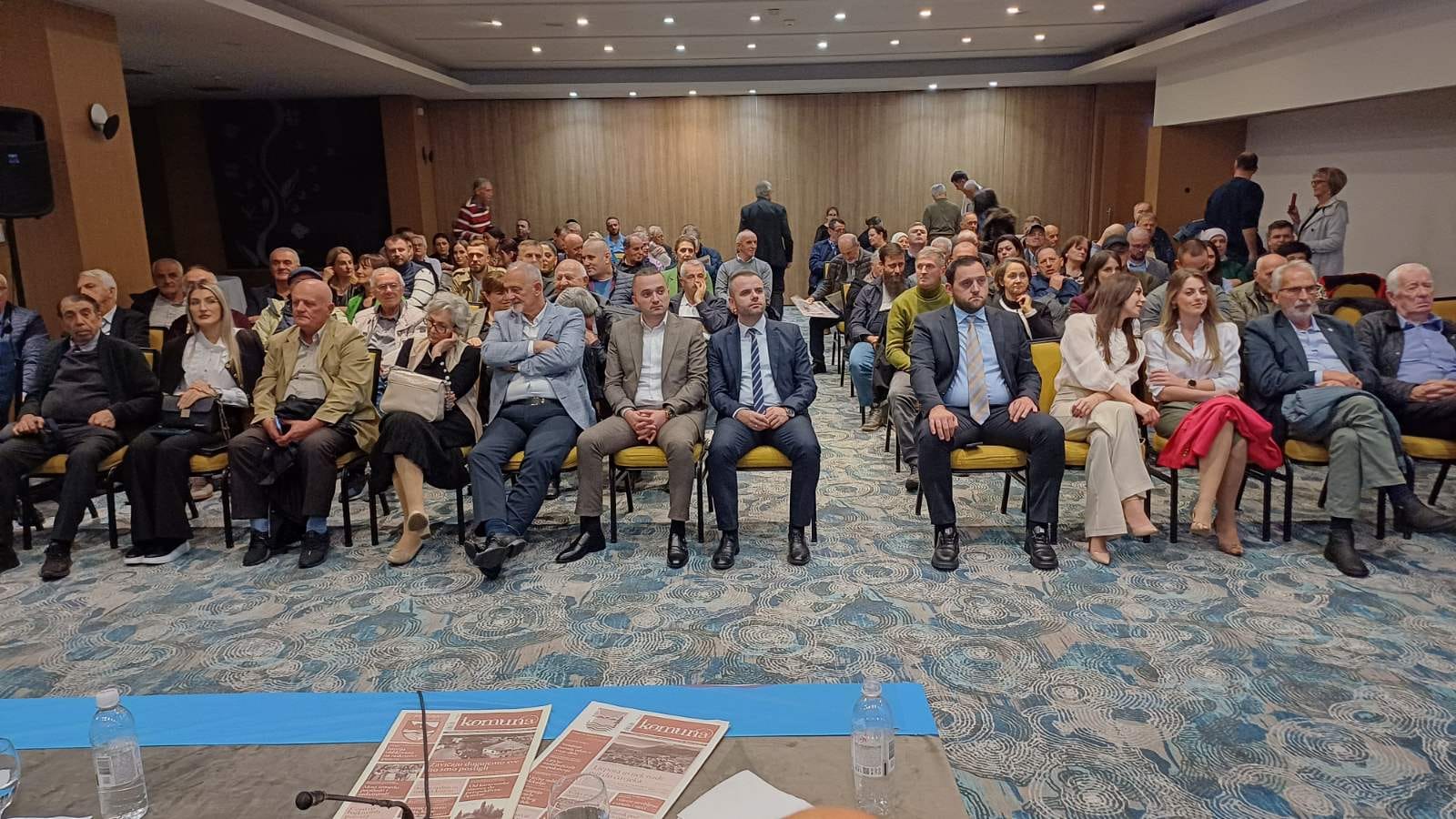 Delegacija Ministarstva dijaspore prisustvovala promociji posebnih tematskih izdanja časopisa “Komuna” u Sarajevu