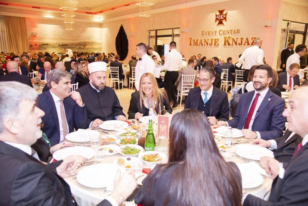 Reis Fejzić prisustvovao iftaru u Podgorici na poziv Ambasade Republike Turske 2 IMG 4572 1024x684 1 Radio televizija Rožaje