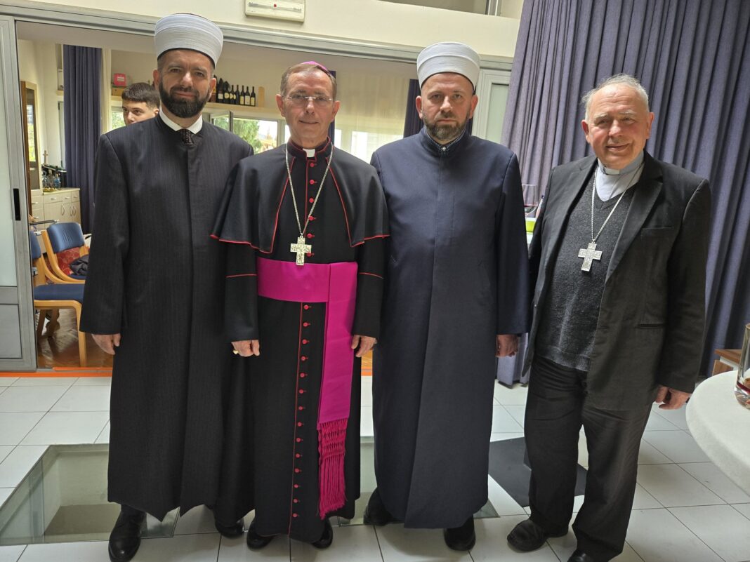 Reis Fejzić prisustvovao komemoraciji povodom smrti pape Franje