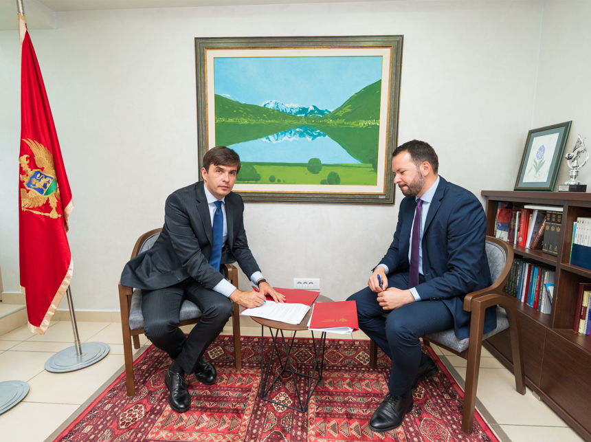 Potpisan Sporazum o organizaciji Dana dijaspore između Ministarstva dijaspore i Opštine Plav 1 1.2 Radio televizija Rožaje