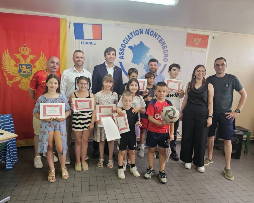 Azemović prisustvovao godišnjoj skupštini "Asocijacije Montenegro" u Parizu 1 2 1 Radio televizija Rožaje
