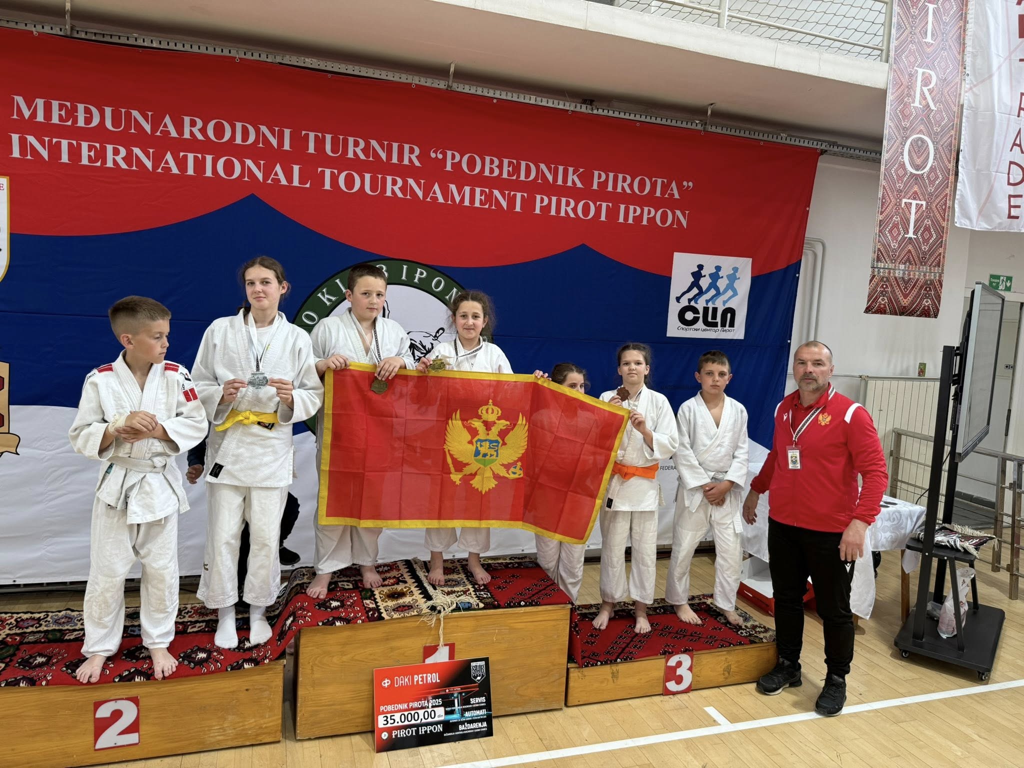 Džudo klub „Ibar“: Medalje i pehari iz Pirota i Bijelog Polja