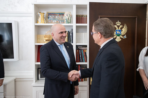 Otvoren dijalog za jačanje međuparlamentarne saradnje: Potpredsjednik Skupštine Nurković sa ambasadorom Feltenom 1 54600226953 6c1867ed84 1 Radio televizija Rožaje