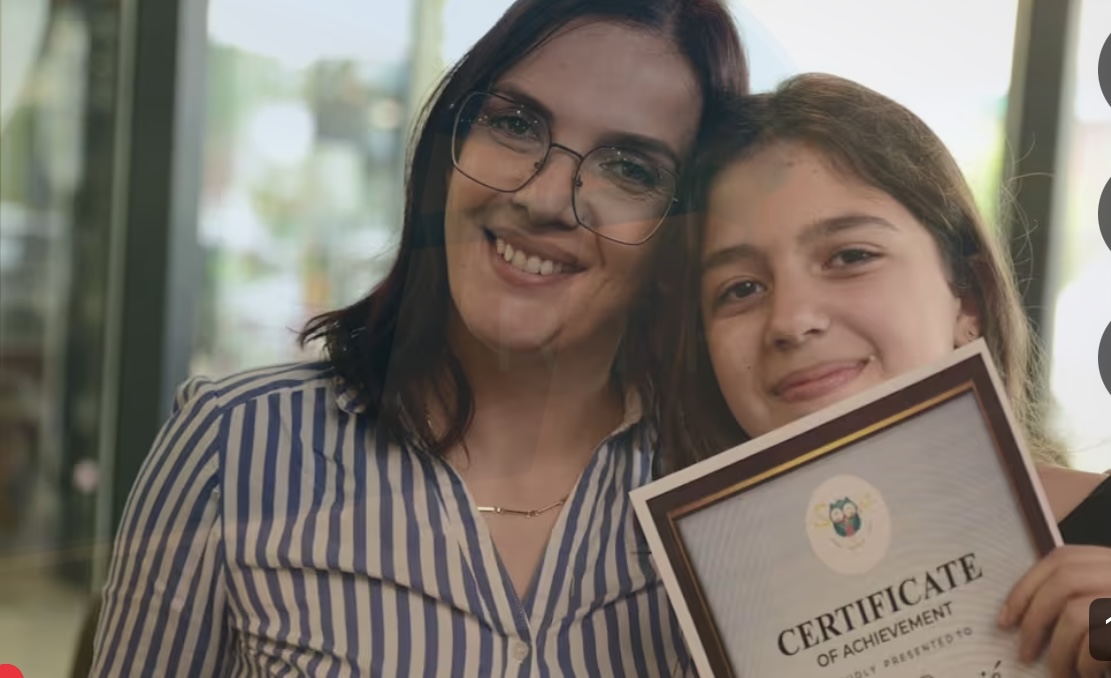 Mali glumci iz Rožaja oduševili pozorištem na engleskom jeziku u KIC-u “Budo Tomović”