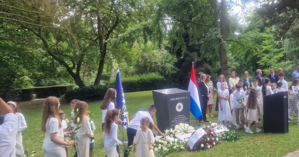 U Luksemburgu otkriven spomenik žrtvama genocida u Srebrenici 1 1000116071 Radio televizija Rožaje