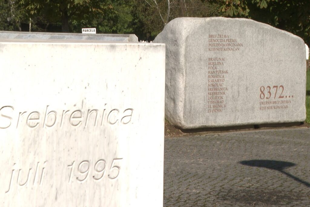 Nurković: 11. jula u Srebrenici izbrisano je 1995 godina civilizacije 2 1663689034 SA SREBRENICA PKG AZU 120220920 174000707.mxf .00 00 07 08.Still001 1200x800 1 Radio televizija Rožaje