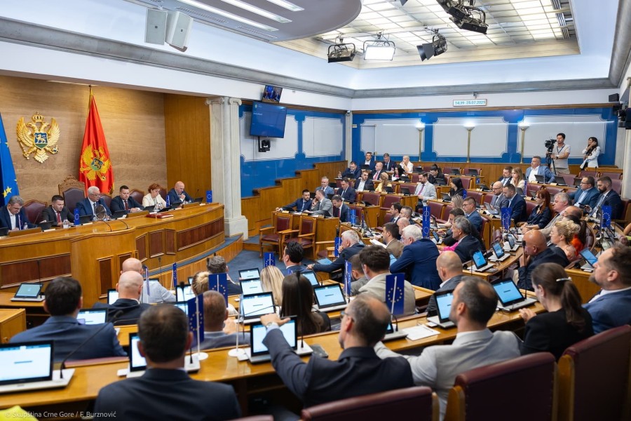 Sjutra premijerski sat