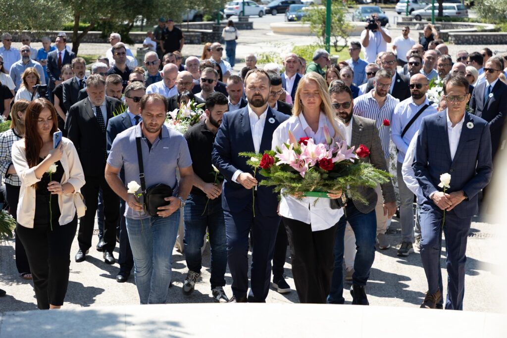 Delagacija BDP-a odala počast žrtvama genocida u Srebrenici 1 IMG 1399 Radio televizija Rožaje