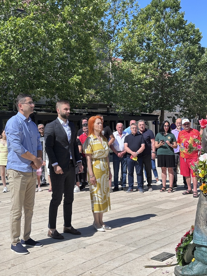 DPS Nikšić: Dok slavimo slobodarska pregnuća crnogorskog naroda, lokalna vlast nipodaštava crnogorsku istoriju i njen suverenitet