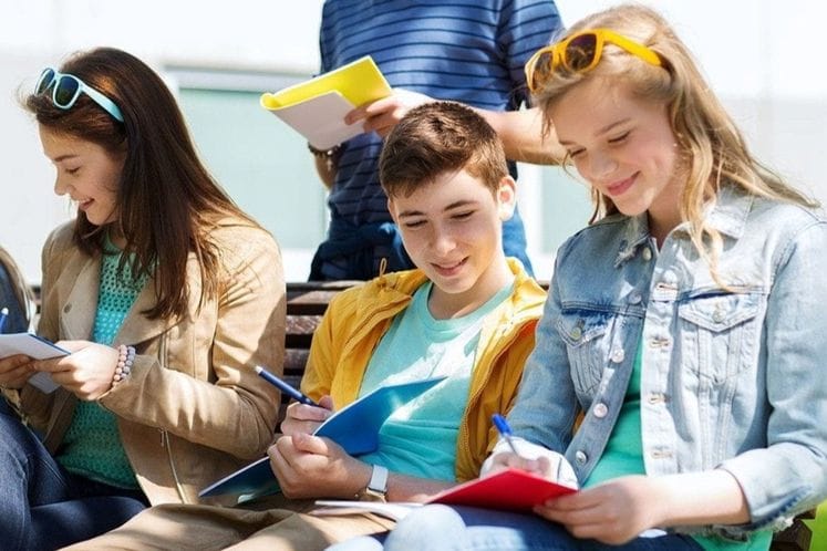 Naknadni konkurs za upis učenika u prvi razred srednjih škola za školsku 2025/2026. godinu