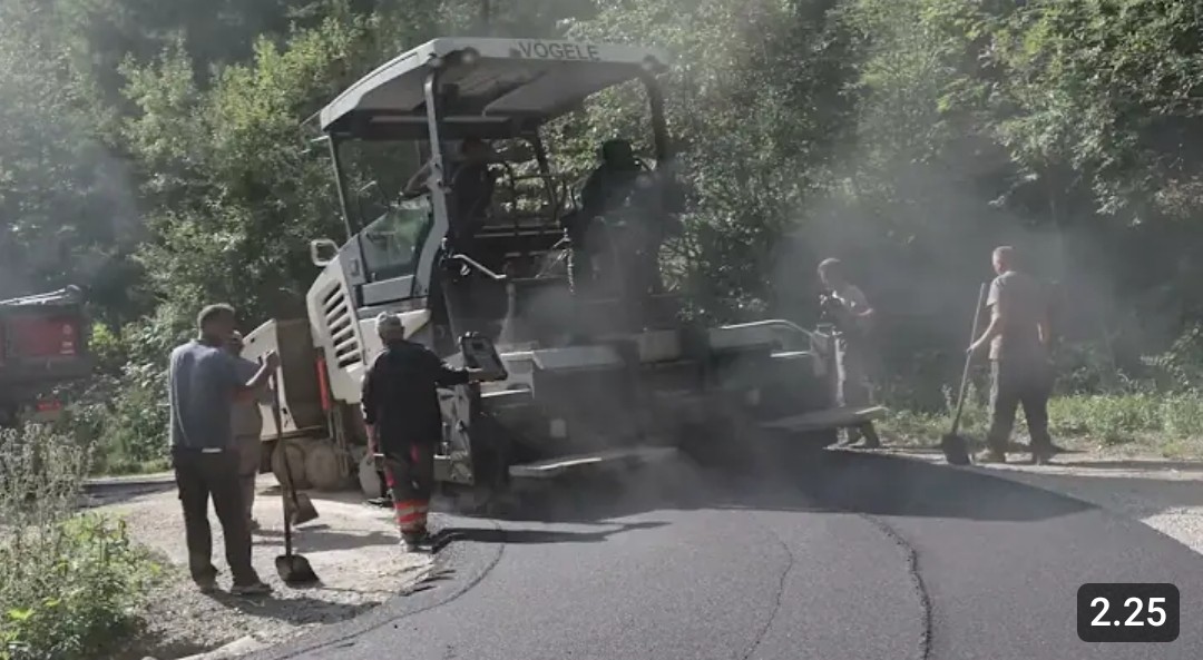 ROŽAJE: Počeli asfalterski radovi – krenulo se od mjesne zajednice BOGAJE