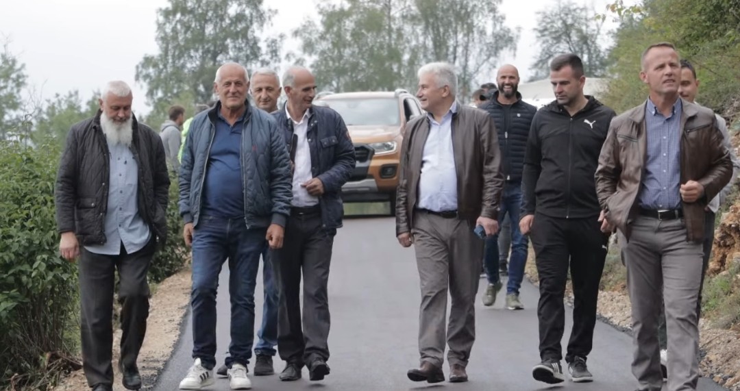 MZ Grahovo – asfaltirana tri putna pravca