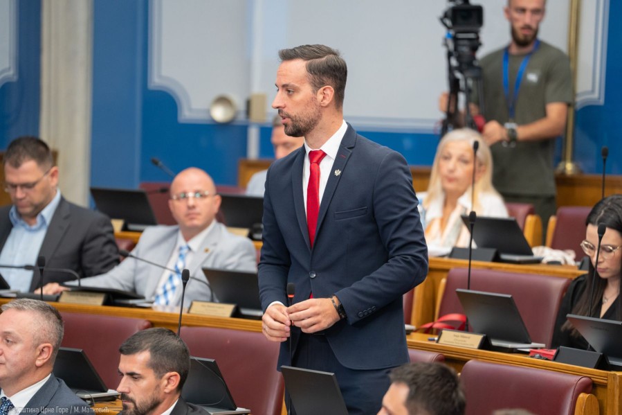 Zirojević: Koleginice iz PES-a ćutale kad je Vučić vrijeđao Gorčević