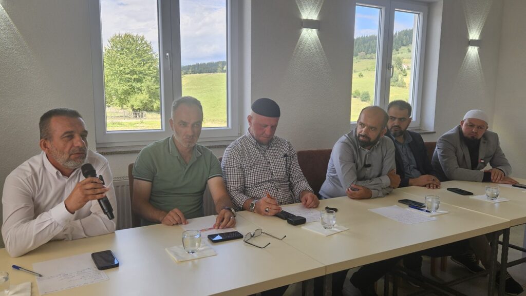Seminar za mlade u Rožajama: Poslanik a.s. i mladi – Poslanički metodi u radu sa mladima 2 18884924 8592 413a ad20 d3678bc63080 1 Radio televizija Rožaje