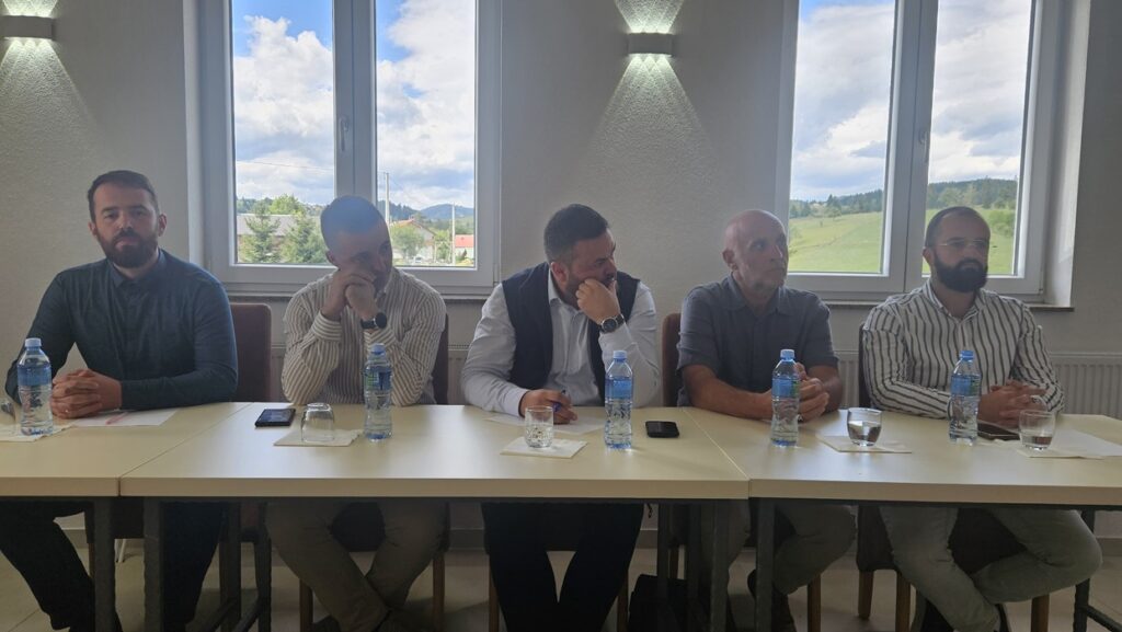 Seminar za mlade u Rožajama: Poslanik a.s. i mladi – Poslanički metodi u radu sa mladima 3 3dd57301 fc67 4ca7 ab67 17b45fa042a6 Radio televizija Rožaje