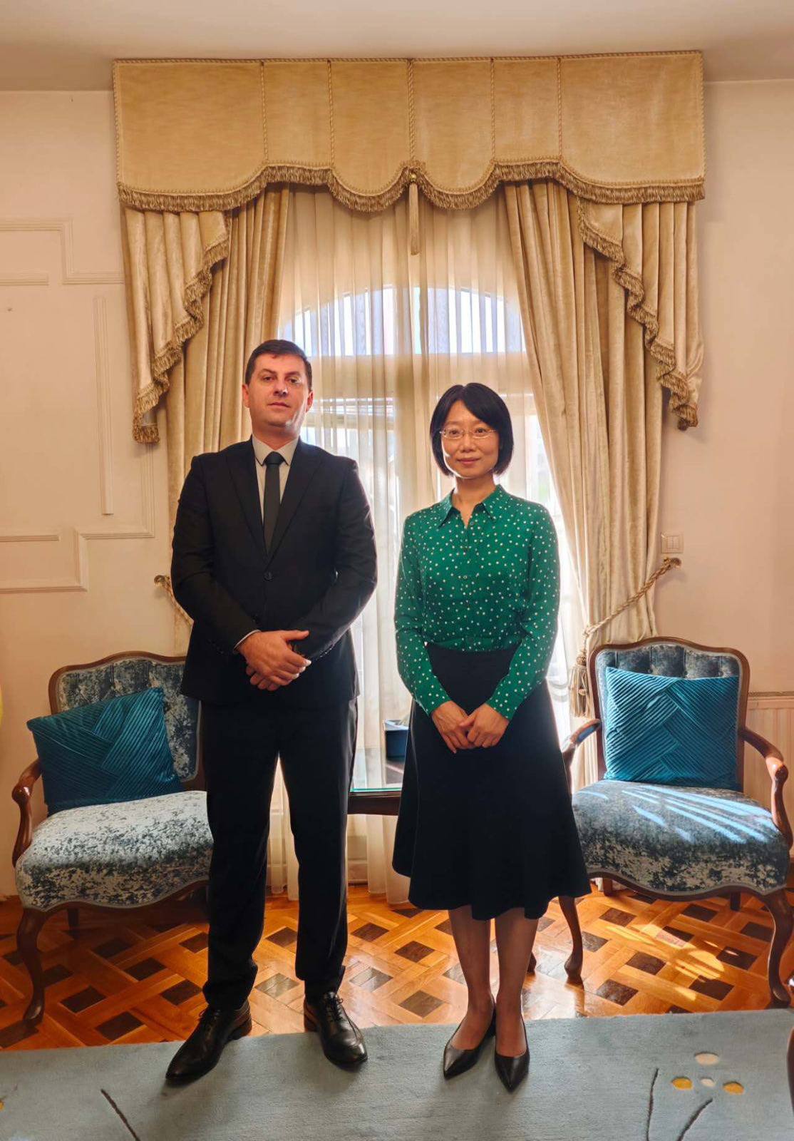 Delegacija Ministarstva dijaspore razgovarala sa Zamjenicom šefa misije Ambasade NR Kine u Crnoj Gori Lu Fangćing