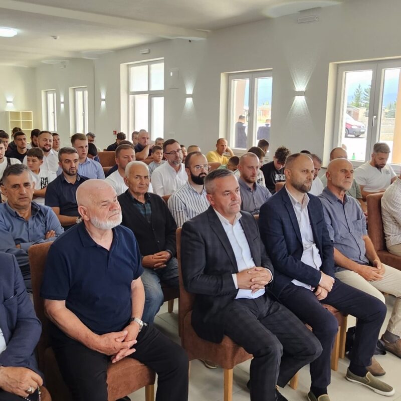 Seminar za mlade u Rožajama: Poslanik a.s. i mladi – Poslanički metodi u radu sa mladima 12 92b3c746 27c0 48a2 bb39 b9bcc6213358 scaled 1 Radio televizija Rožaje