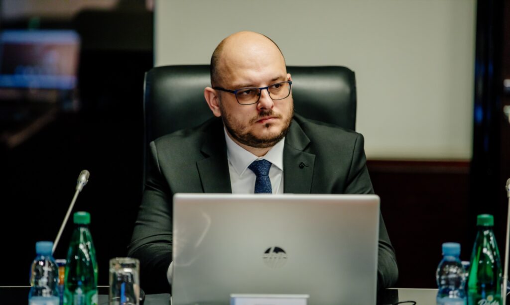 Adrović: Parlament nema luksuz da ne izabere sudije Ustavnog suda