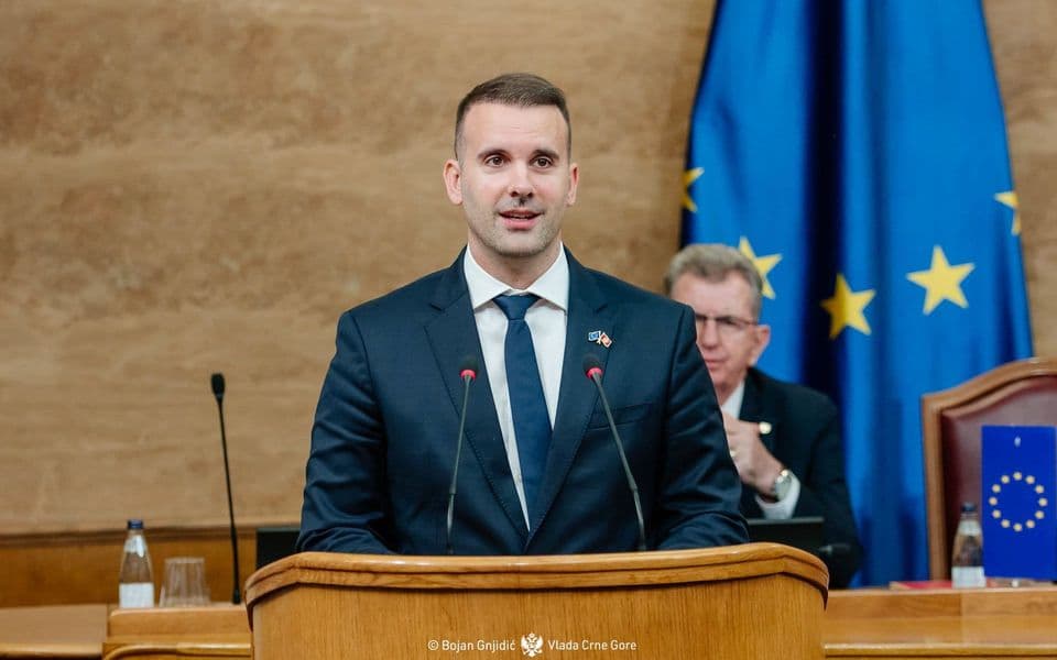 Danas Premijerski sat