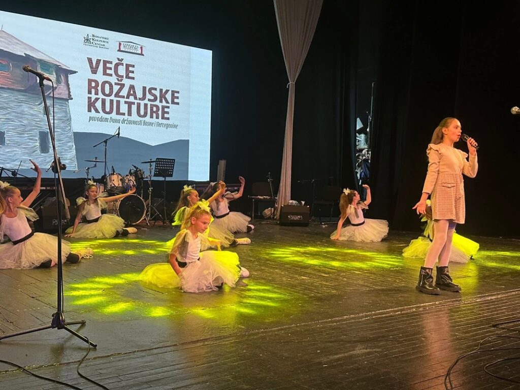 Održano “Veče rožajske kulture” u Tuzli 2 587407436 1146340847485411 8490142601285337443 n Radio televizija Rožaje