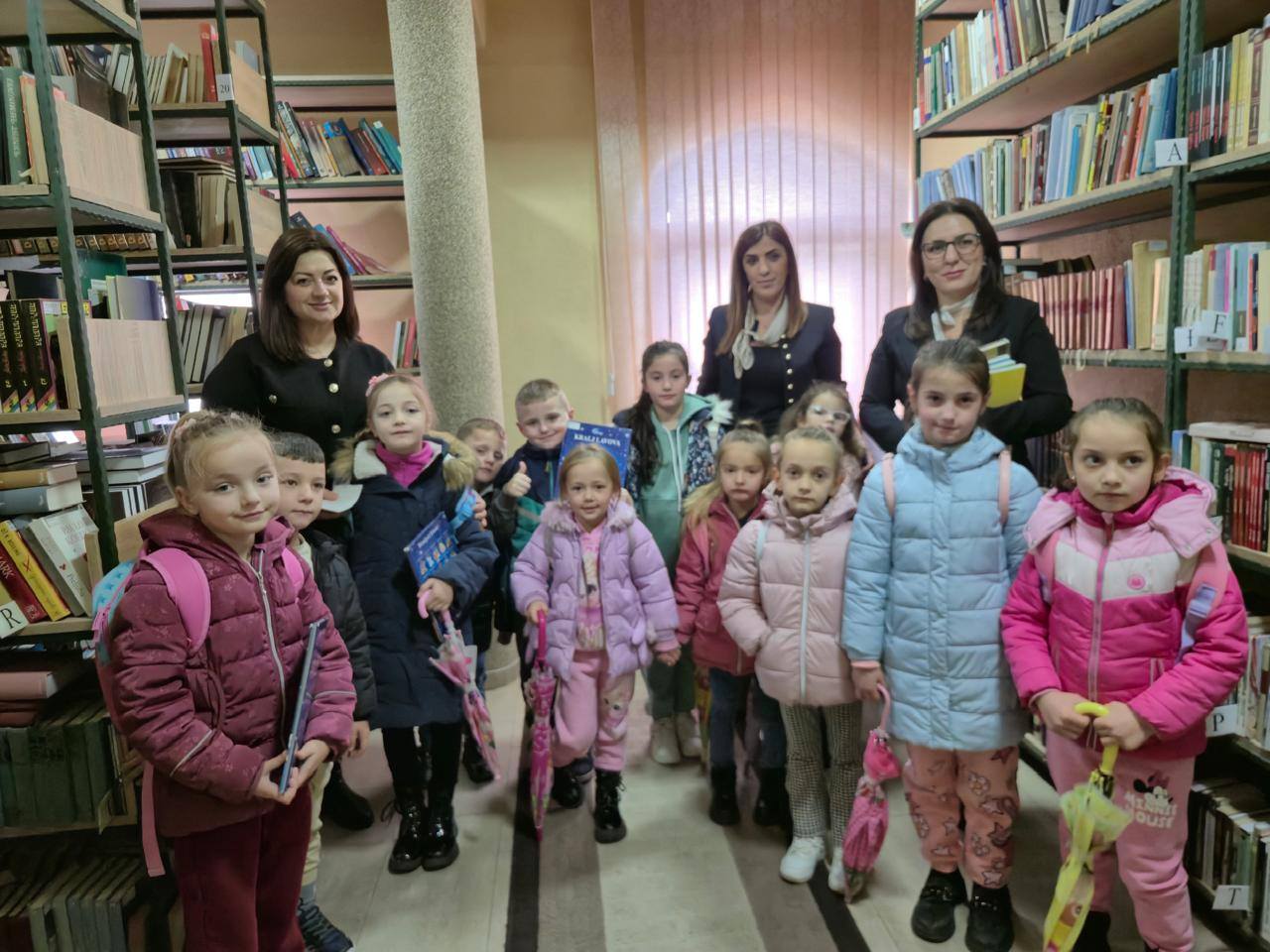 Prvačići iz OŠ “Donja Lovnica” posjetili Bošnjačku biblioteku u okviru Bošnjačkog vijeća u Crnoj Gori