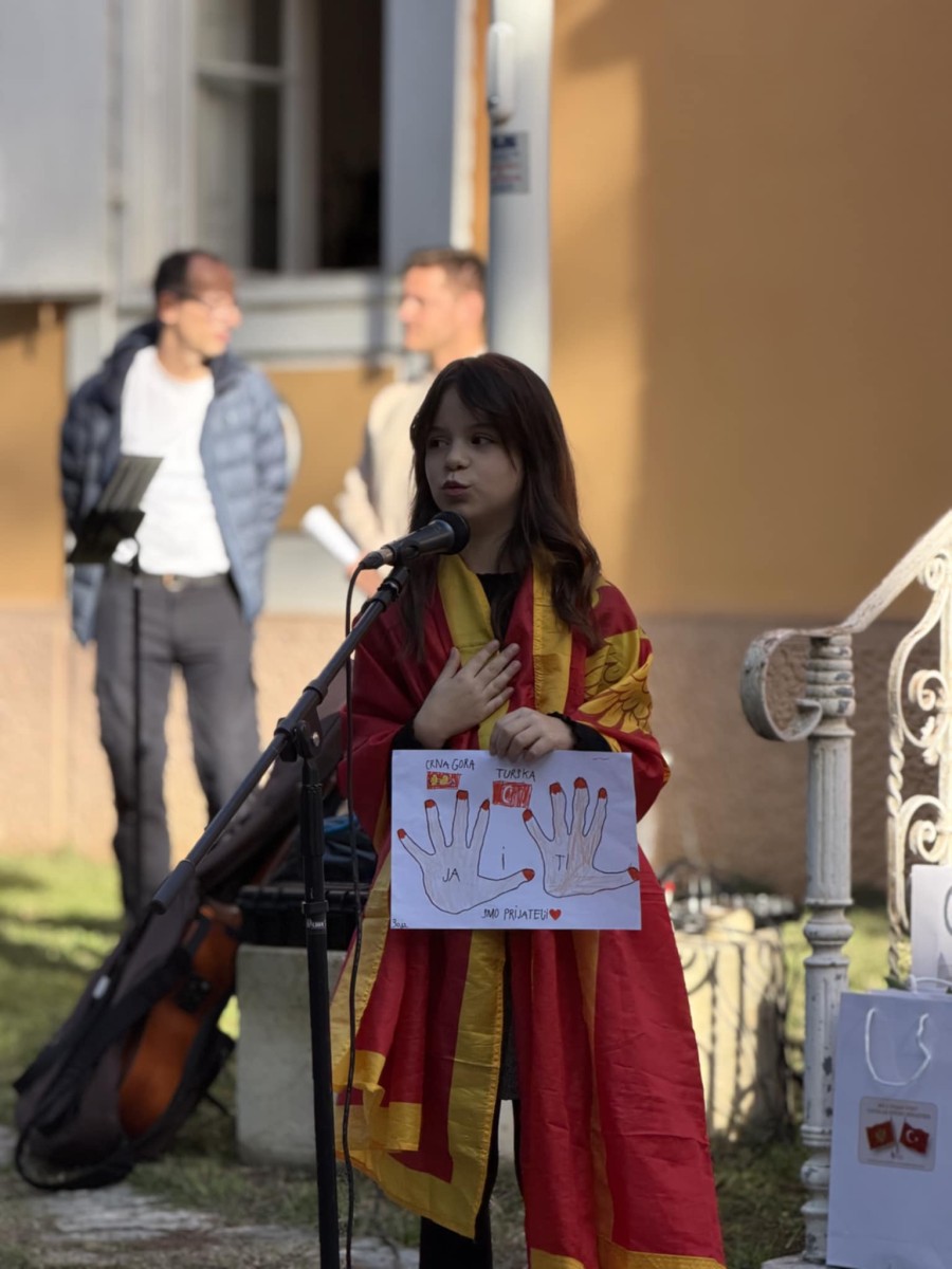 Poruke mira i međusobnog poštovanja: Većinska Crna Gora bira razum, a ne mržnju