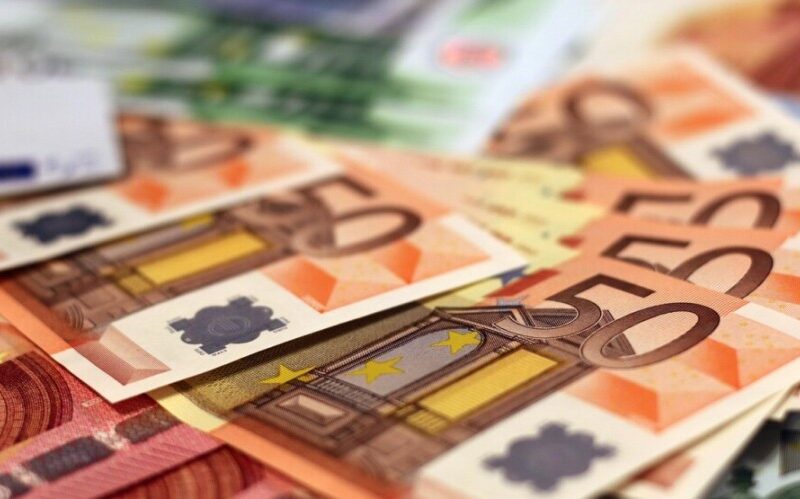 novac foto pixabay 1000x555 499x900 Radio televizija Rožaje