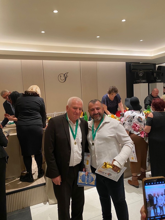 Adem Kurpejović osvojio zlatnu medalju na svjetskom i evropskom šampionatu poezije