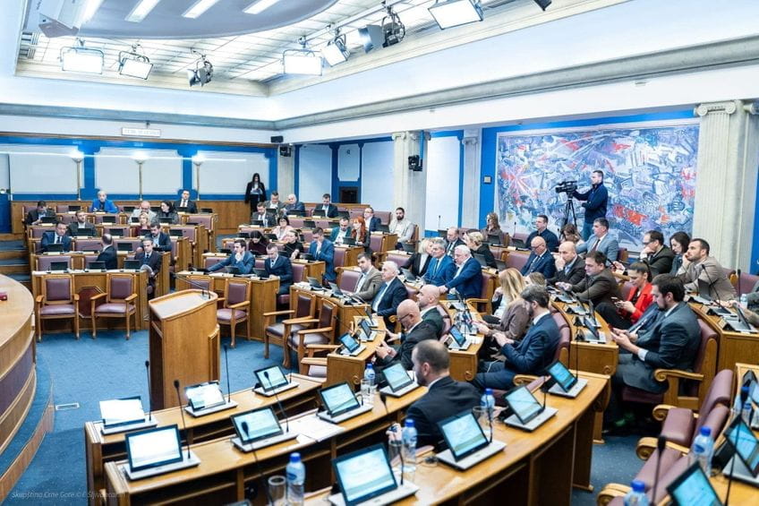 Skupština 16. februara o neradnoj nedjelji u trgovinama