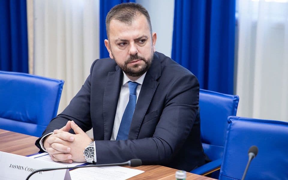 Ćorović: Umjesto javljanja Boga, danas se u Podgorici javile fašističke pjesme i zle poruke