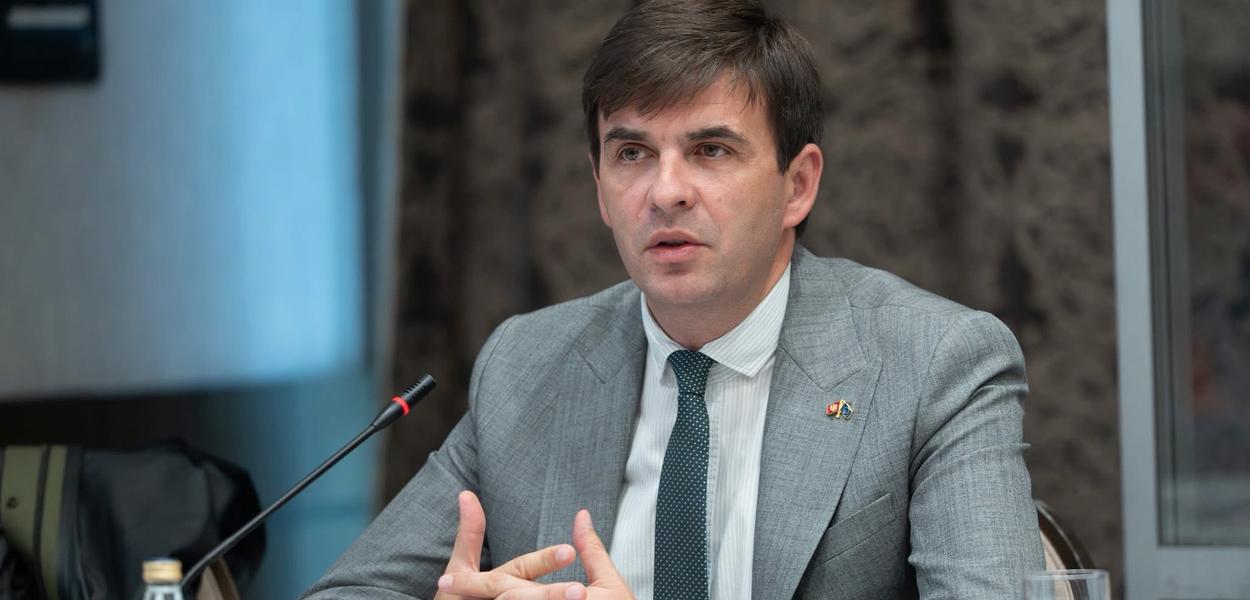 Azemović za Portal ETV: Više od milijardu eura godišnje stigne u Crnu Goru iz dijaspore