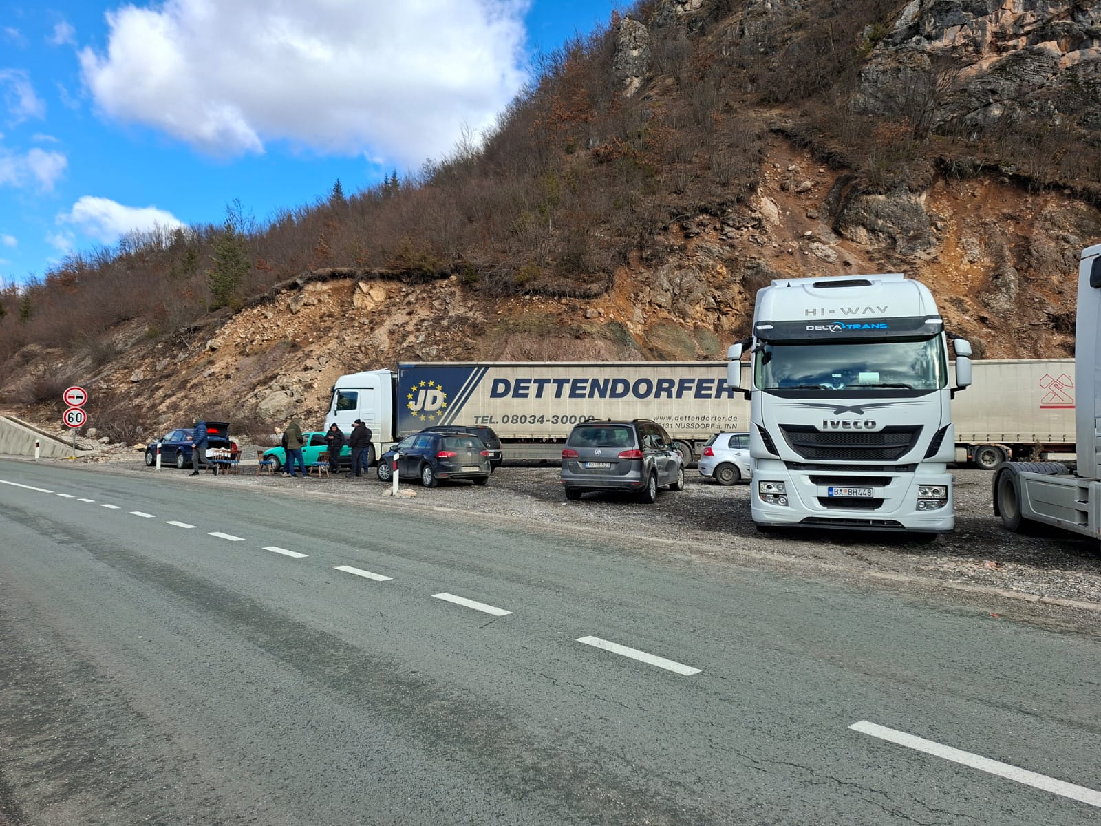 Drugi dan blokade prevoznika: Dozvoljen transport naftnih derivata za javne ustanove 