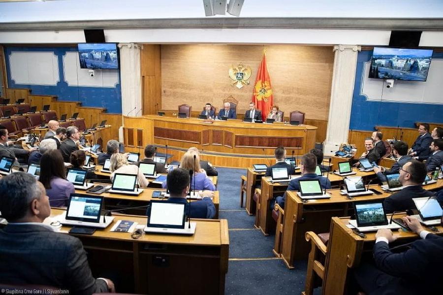 Poslanici u ponedjeljak o neradnoj nedjelji