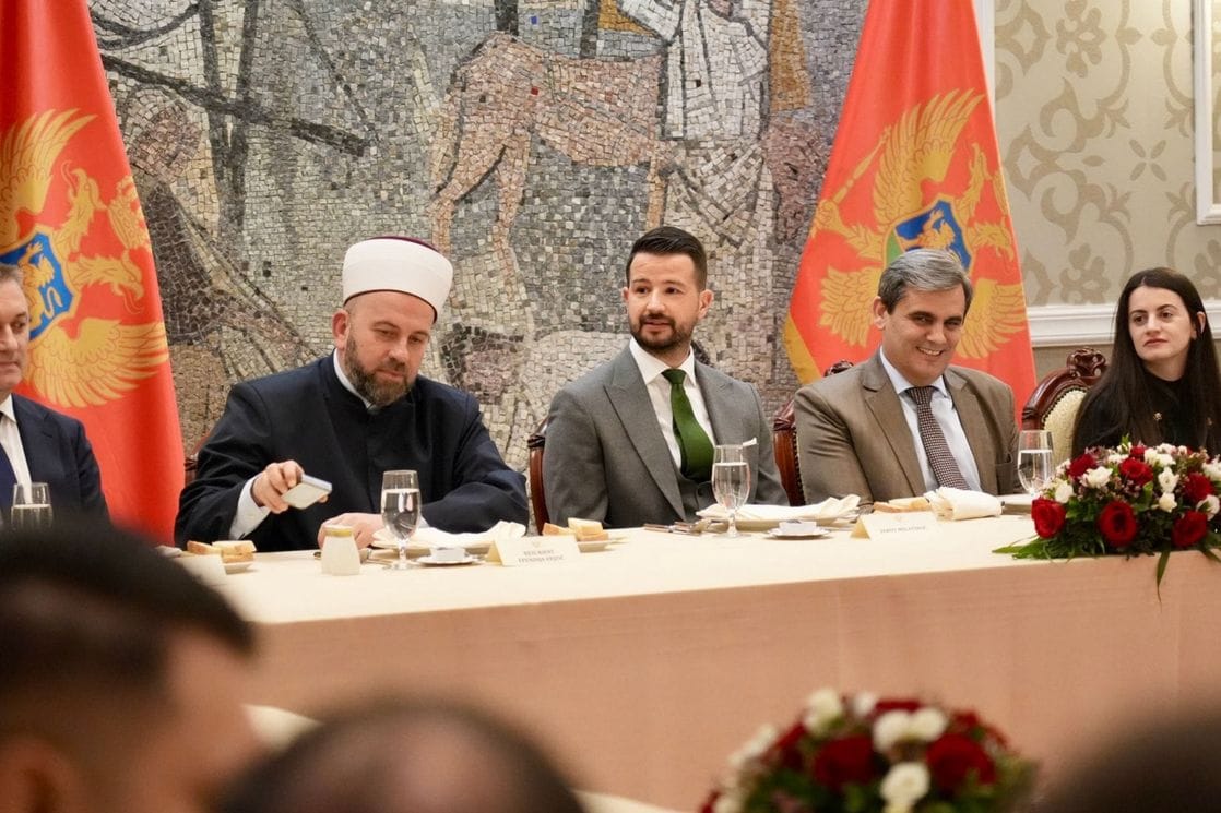 Milatović upriličio iftar u Vili Gorica: “Neka ovaj mjesec donese više povjerenja jednih u druge”