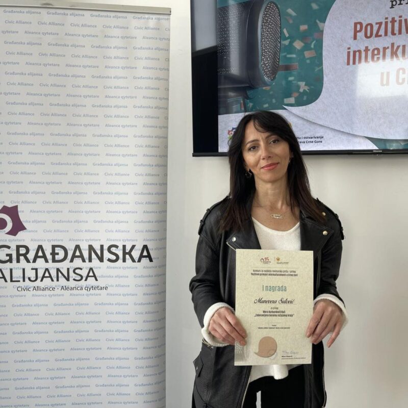 Munevera Sutović osvojila prvu nagradu za najbolju novinarsku priču o interkulturalnosti 14 654996126 1232562998863195 8841547095747478849 n Radio televizija Rožaje