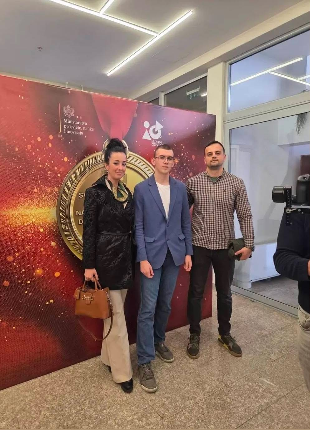 Srednja stručna škola: Uspjeh za ponos – Hamza Dedeić