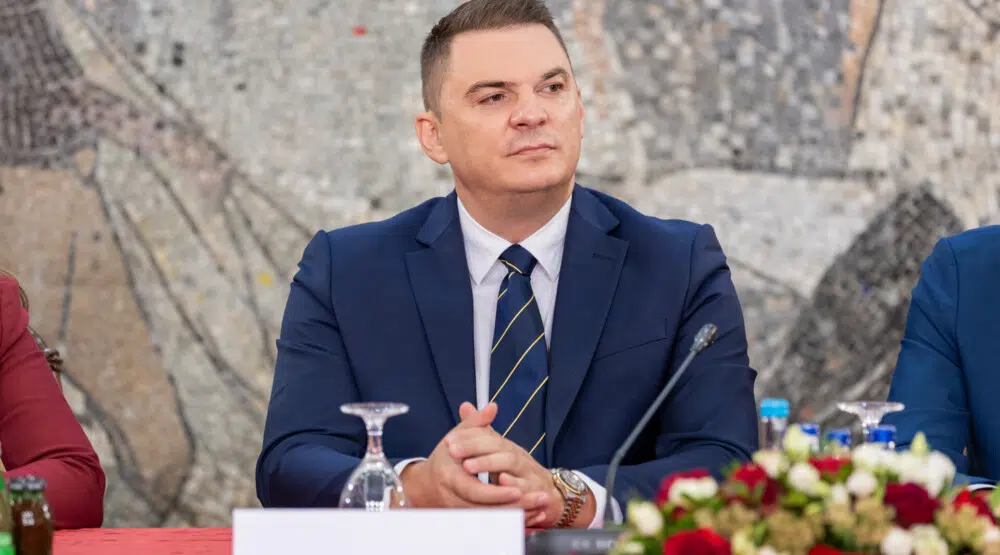 Šahmanović: Stvorena je nepotrebna panika, snabdjevenost gorivom nije ugrožena