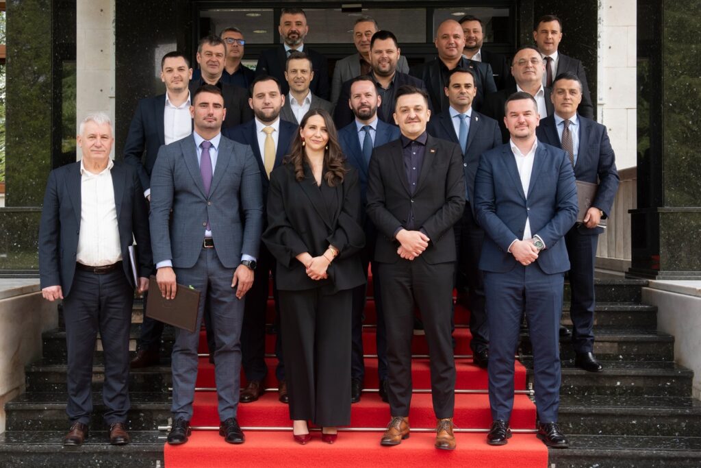 Potpisan ugovor o unapređenju putne infrastrukture u Rožajama 1 660456396 18347602831209455 5260518410011507419 n Radio televizija Rožaje