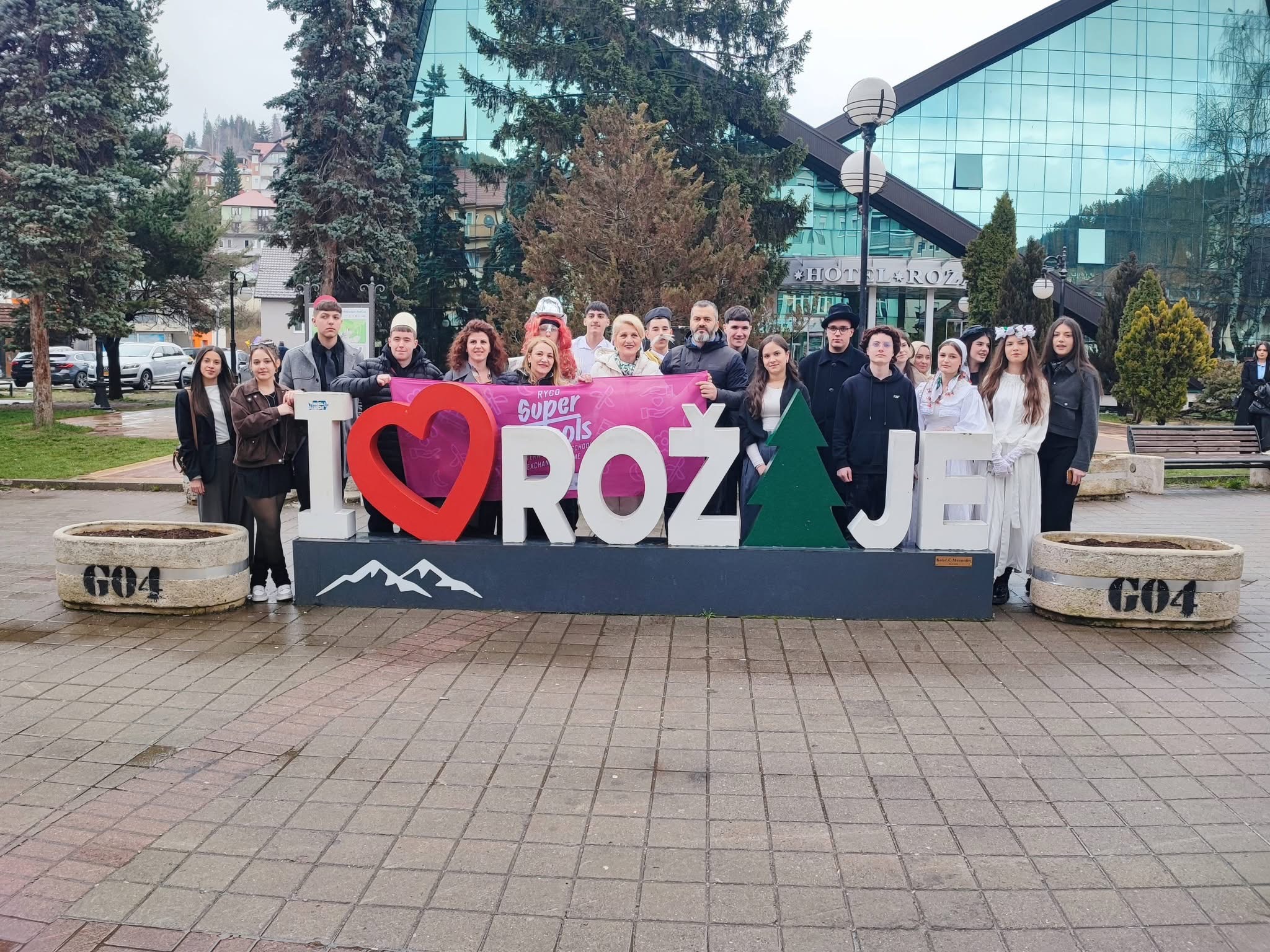 JU Gimnazija „30. septembar“ ugostila učenike iz Đakovice u okviru projekta Super-škole