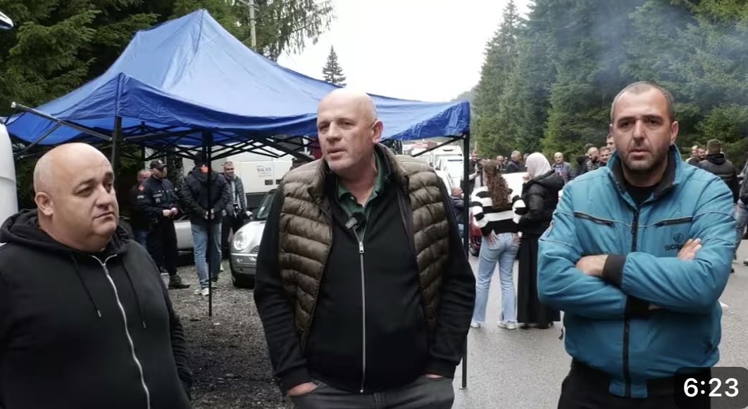 “Totalna blokada! Prevoznici zaustavili saobraćaj jer odgovora nema!”