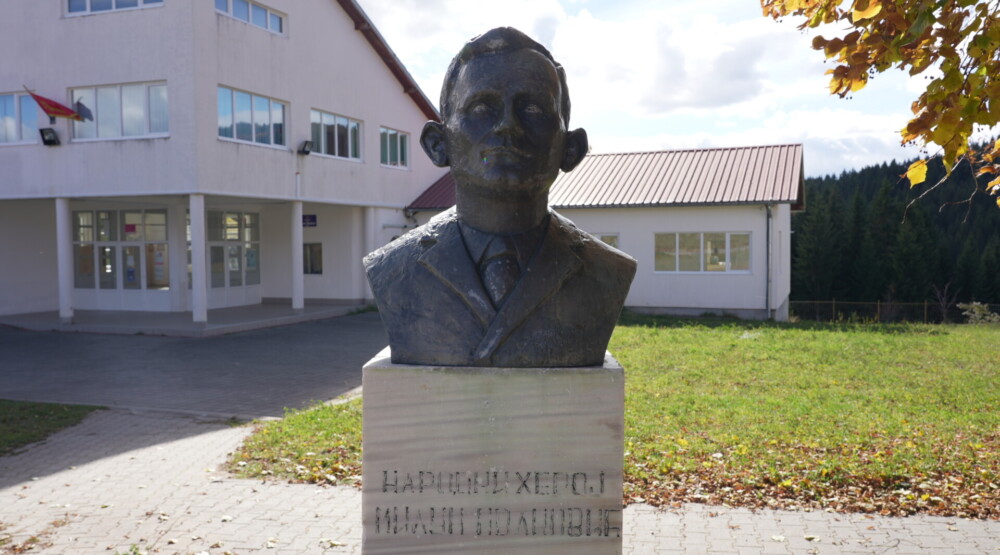 Bursać: Ustati pa ih pomenuti – Redžovići drže istorijski čas Crnoj Gori